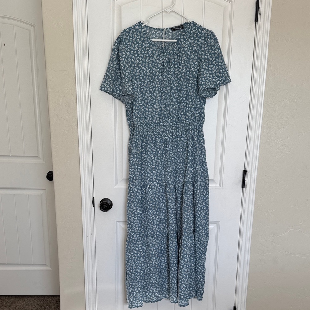 Elegant Blue Patterned Midi Dress